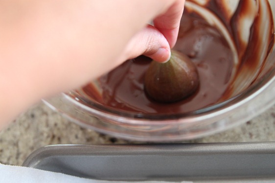 chocolate_dipped_figs1